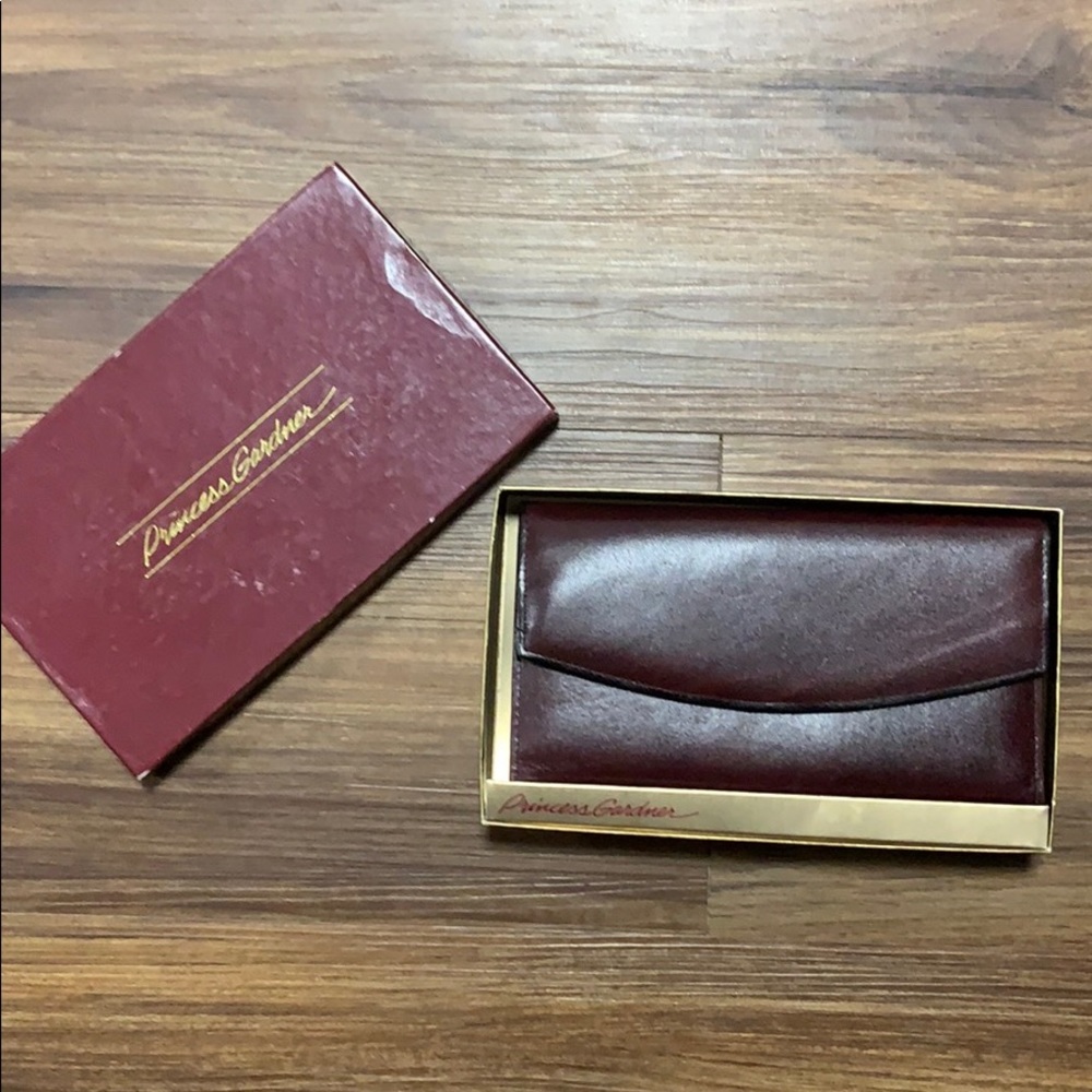 Princess Gardner cowhide wallet NEW